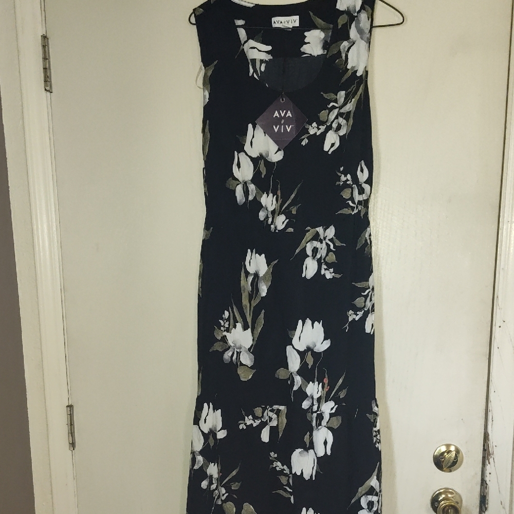 Ava & Viv Black and White Floral Midi Dress